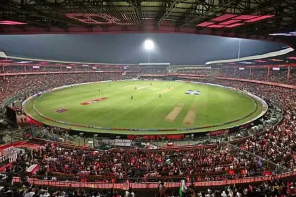 ಚಿನ್ನಸ್ವಾಮಿ ಮೈದಾನದಲ್ಲಿ ದಿಗ್ಗಜರಿಗೆ ಗೌರವ: ಸ್ಟ್ಯಾಂಡ್‌ಗಳಿಗೆ ಮೂವರ ಹೆಸರಿಟ್ಟ KSCA